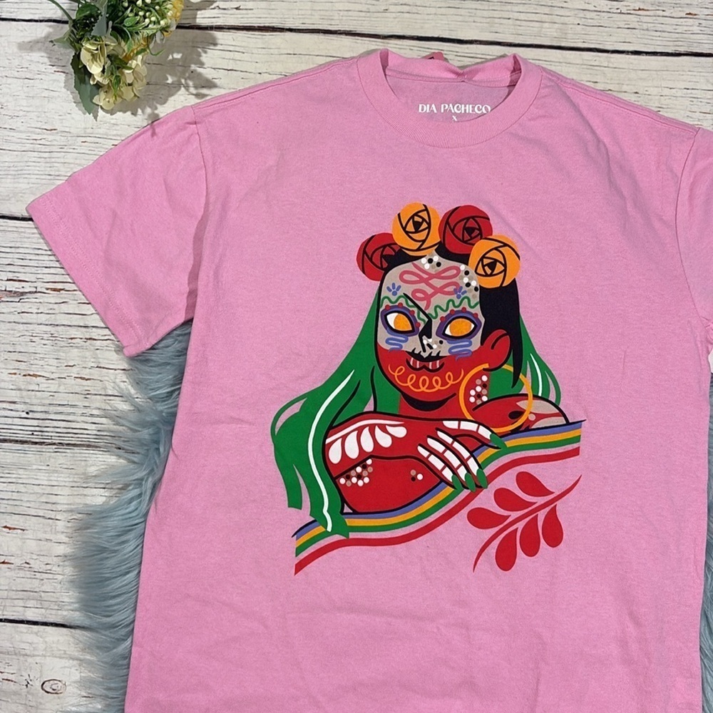 NWT Urban Outfitters Dia Pacheco X Golden Hour Graphic Tee Pink - Picture 5 of 8